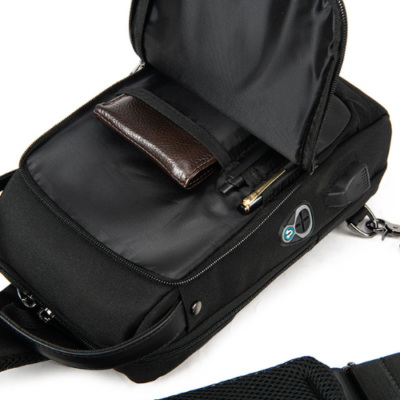 Crossbody travelFree USB